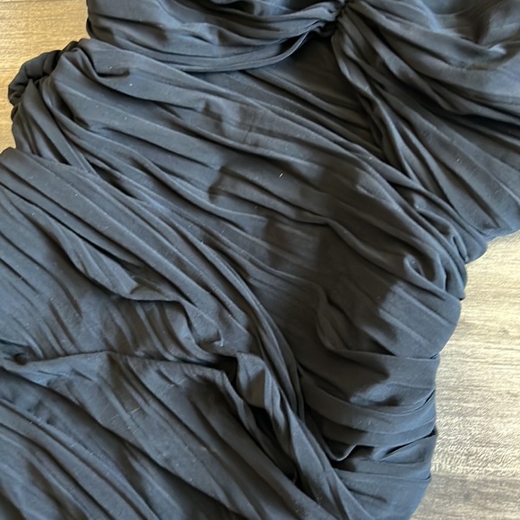 Designer cocktail dress by Nicole Miller - Picture 5 of 10